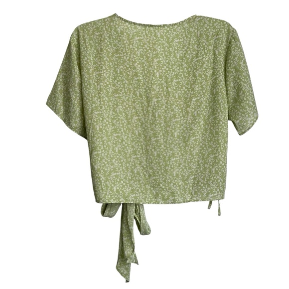 Lush NWOT Sage Cream Floral Wrap Top Summer L - Picture 2 of 7